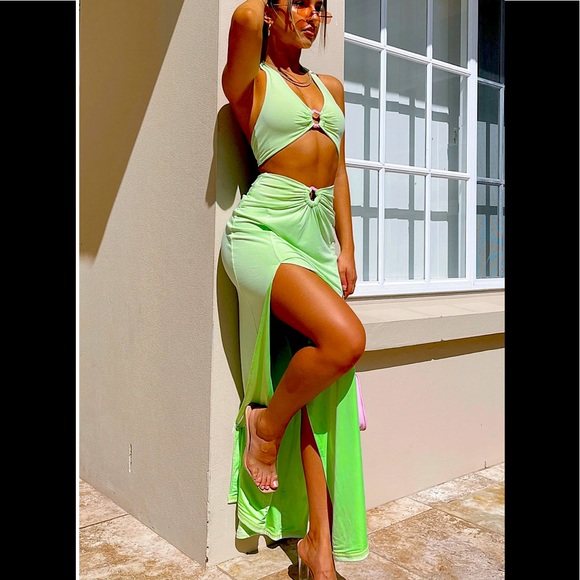 White Fox Boutique Dresses & Skirts - WHITE FOX read my mind maxi skirt 2PC SET green white fox crop top set M